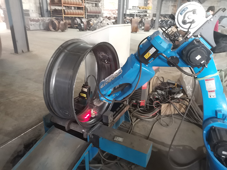 創(chuàng)想智控焊縫跟蹤在車廂板焊接當中的應用