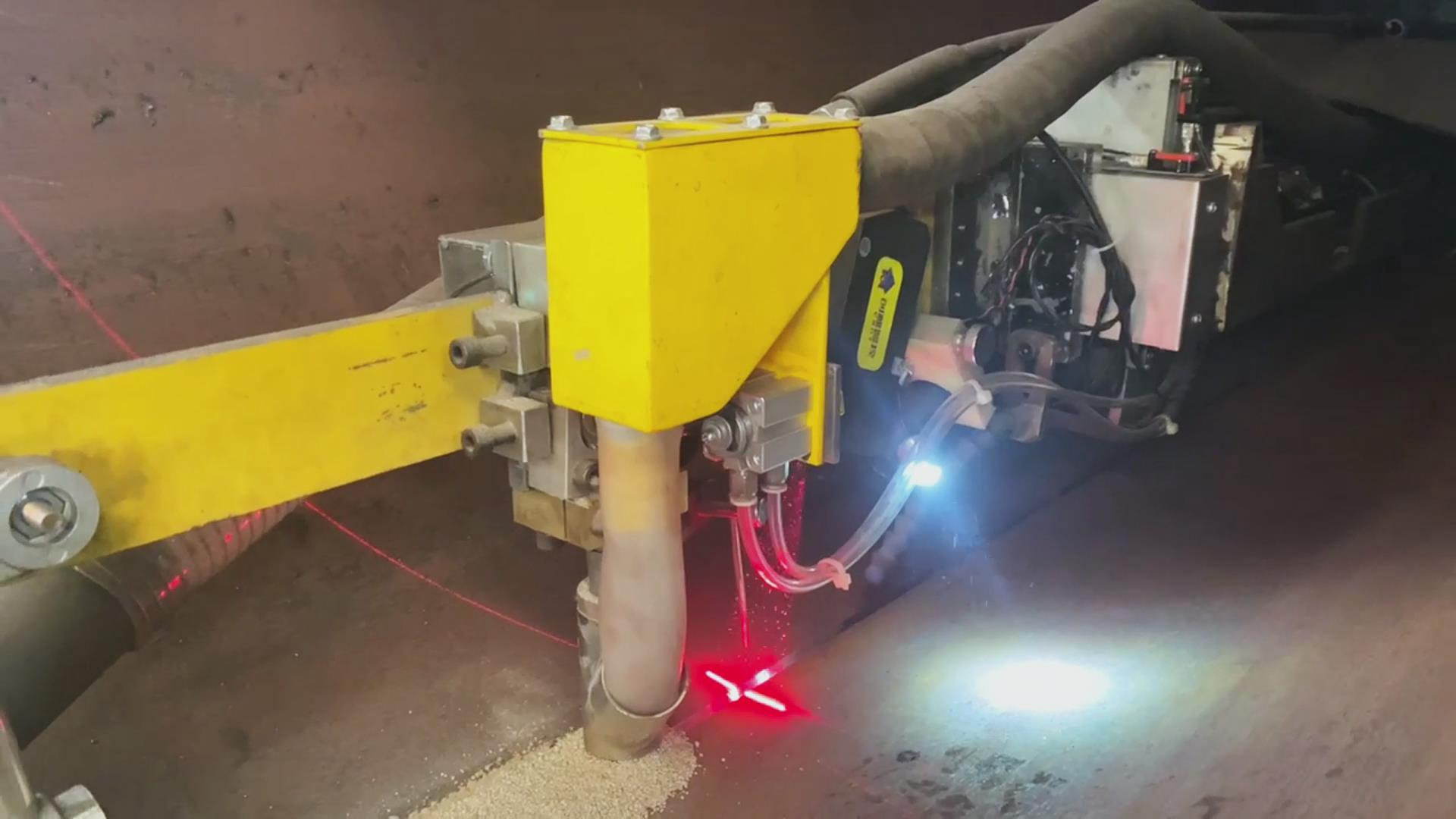 激光焊縫跟蹤傳感器助力石油管道焊接自動化，實現(xiàn)高效精準升級